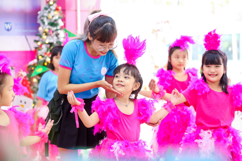 Lớp học múa tại Flamingo